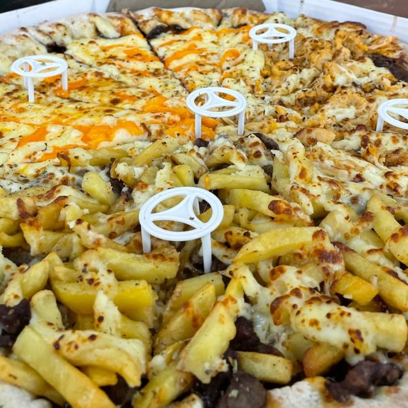 Pizza Brasa Crioula com ingredientes selecionados